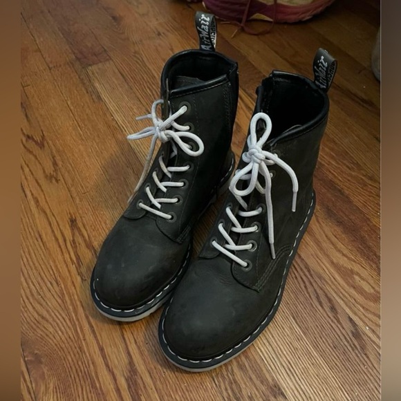steel-toe Dr. Martens boots, w 9-9.5 - Picture 2 of 3